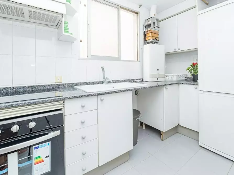 Immagine 6 di Camera in affitto  in Carrer del Poeta Mas i Ros a Valencia