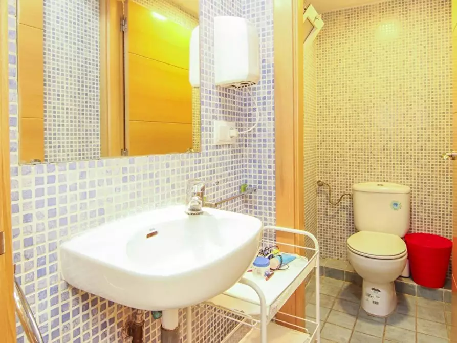 Immagine 8 di Camera in affitto  in Carrer de Sant Vicent Màrtir a Valencia