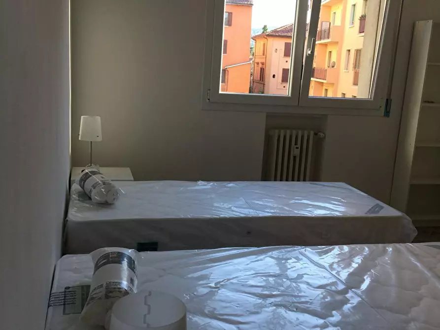 Immagine 2 di Camera condivisa in affitto  in Via Fossolo a Bologna
