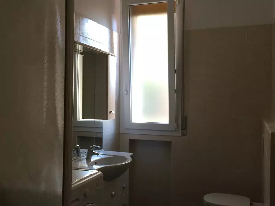 Immagine 6 di Camera condivisa in affitto  in Via Fossolo a Bologna