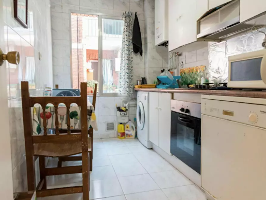 Immagine 4 di Camera in affitto  in Paseo Perales a Madrid