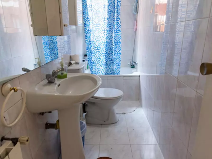 Immagine 7 di Camera in affitto  in Paseo Perales a Madrid