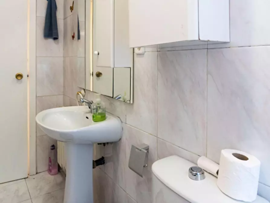 Immagine 9 di Camera in affitto  in Paseo Perales a Madrid