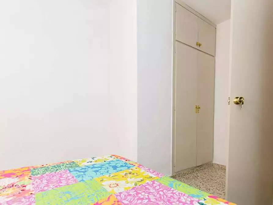 Immagine 1 di Camera in affitto  in Calle Pedro Antonio de Alarcón a Granada