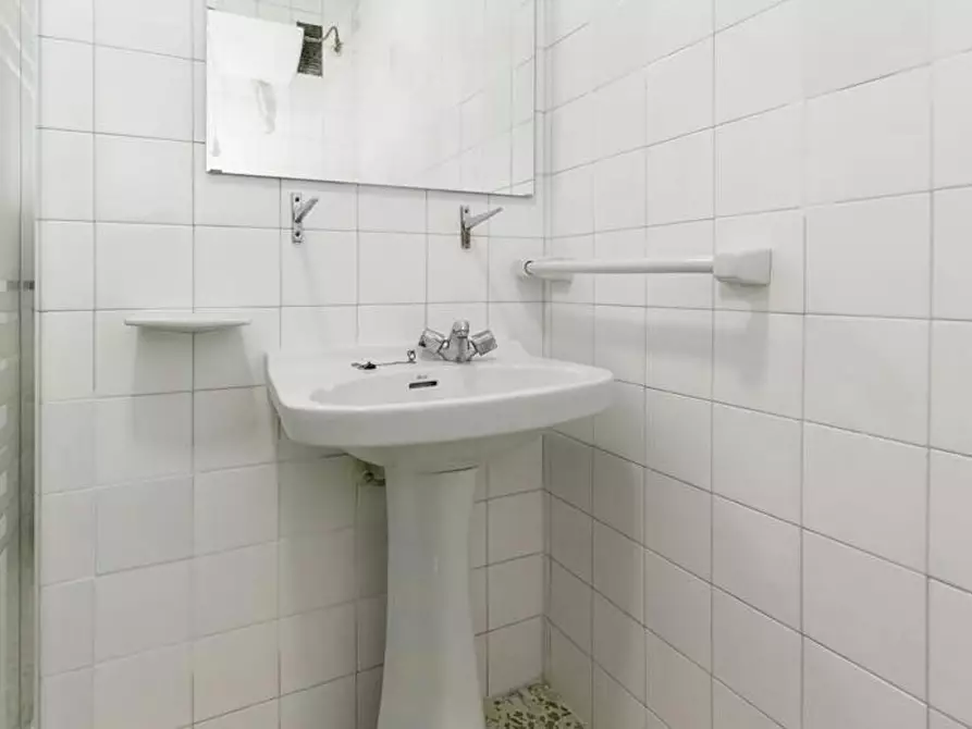 Immagine 6 di Camera in affitto  in Calle Pedro Antonio de Alarcón a Granada