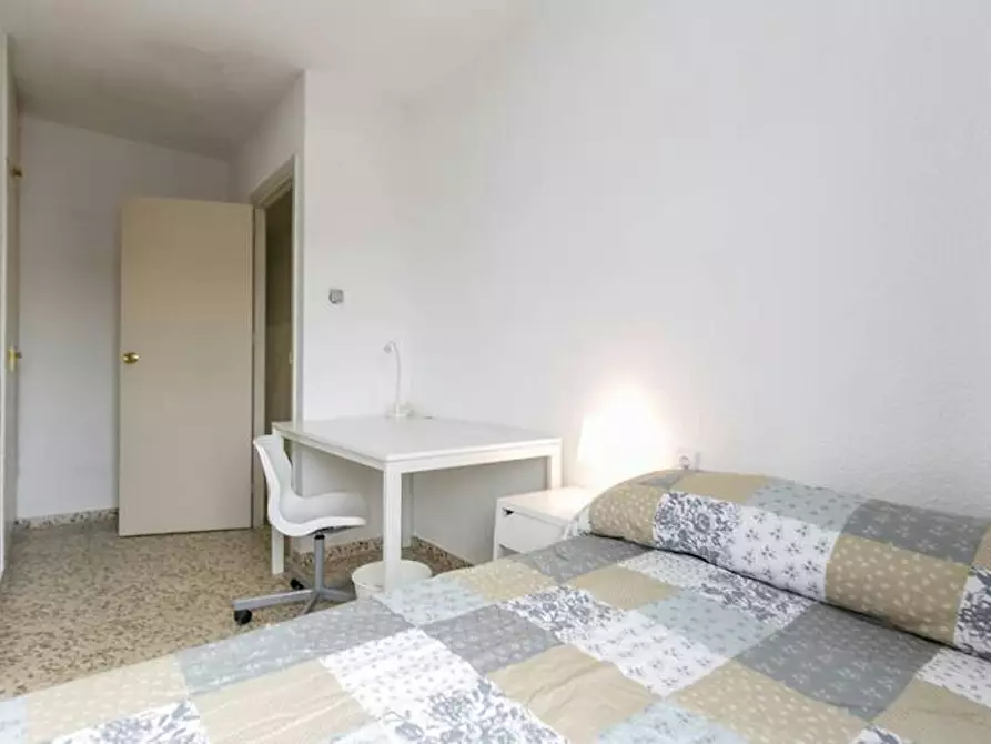 Immagine 2 di Camera in affitto  in Calle Pedro Antonio de Alarcón a Granada