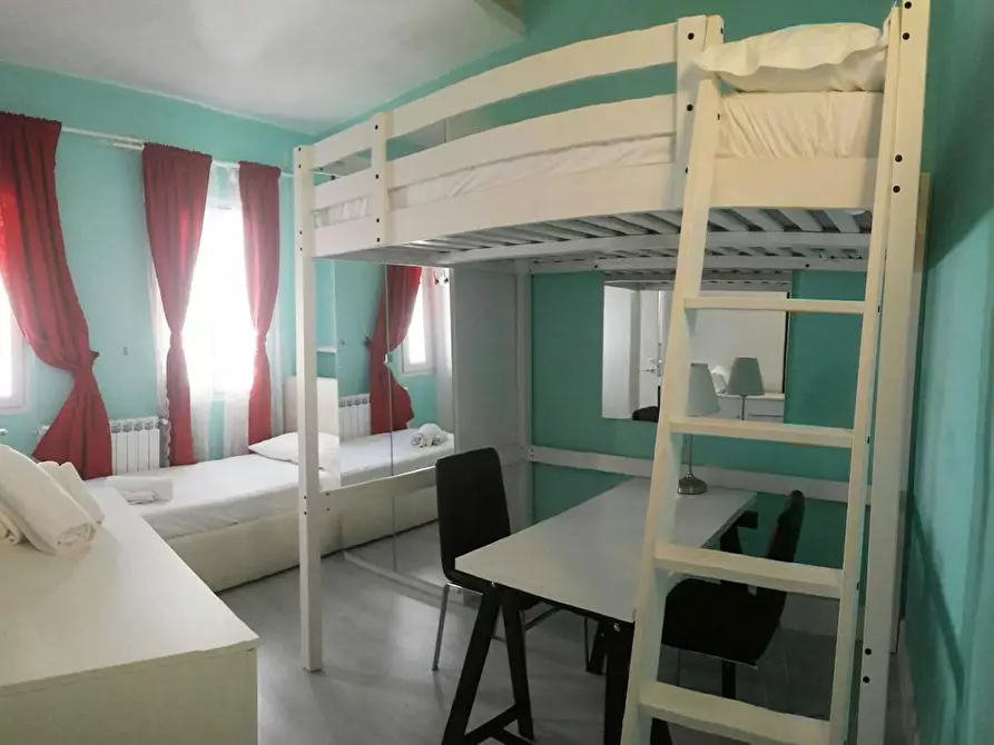 Immagine 1 di Camera condivisa in affitto  in Via Taddea a Firenze