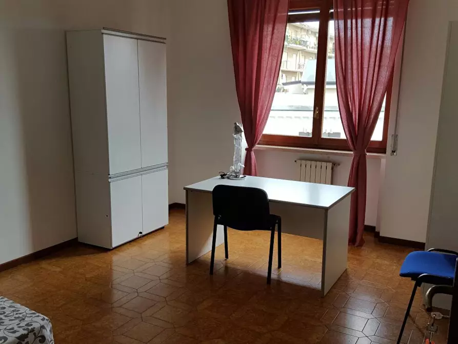 Immagine 6 di Camera in affitto  in Viale Abramo Lincoln a Caserta