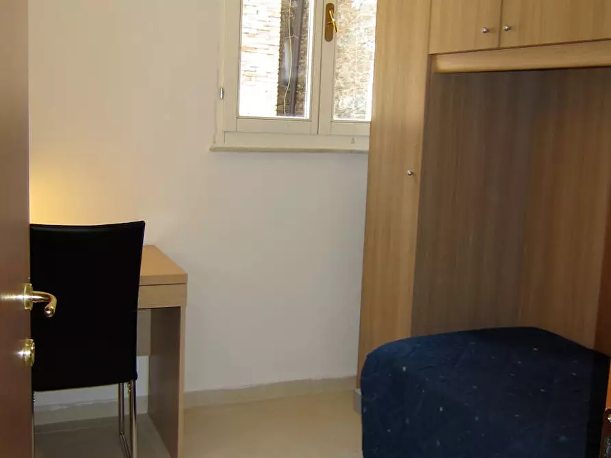 Immagine 5 di Camera in affitto  in Via Pignatello a Siena