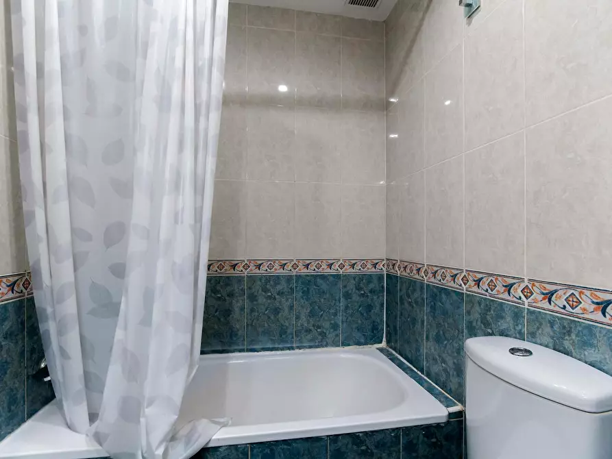 Immagine 10 di Camera in affitto  in Calle del Doctor Bergez a Alicante/Alacant