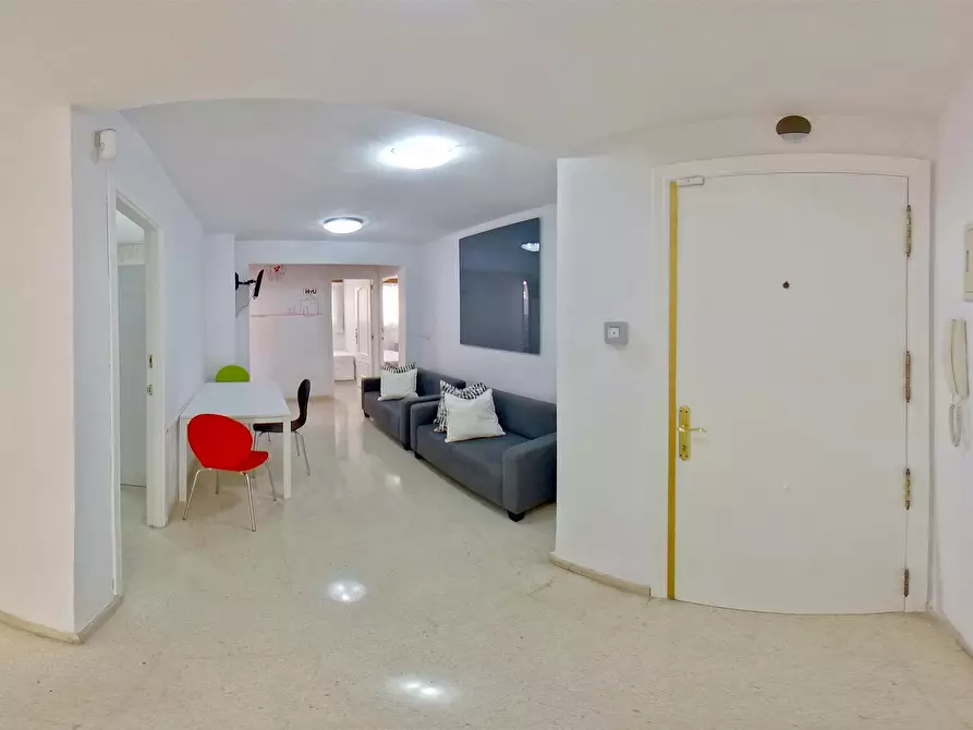 Immagine 5 di Camera in affitto  in Calle del Doctor Bergez a Alicante/Alacant