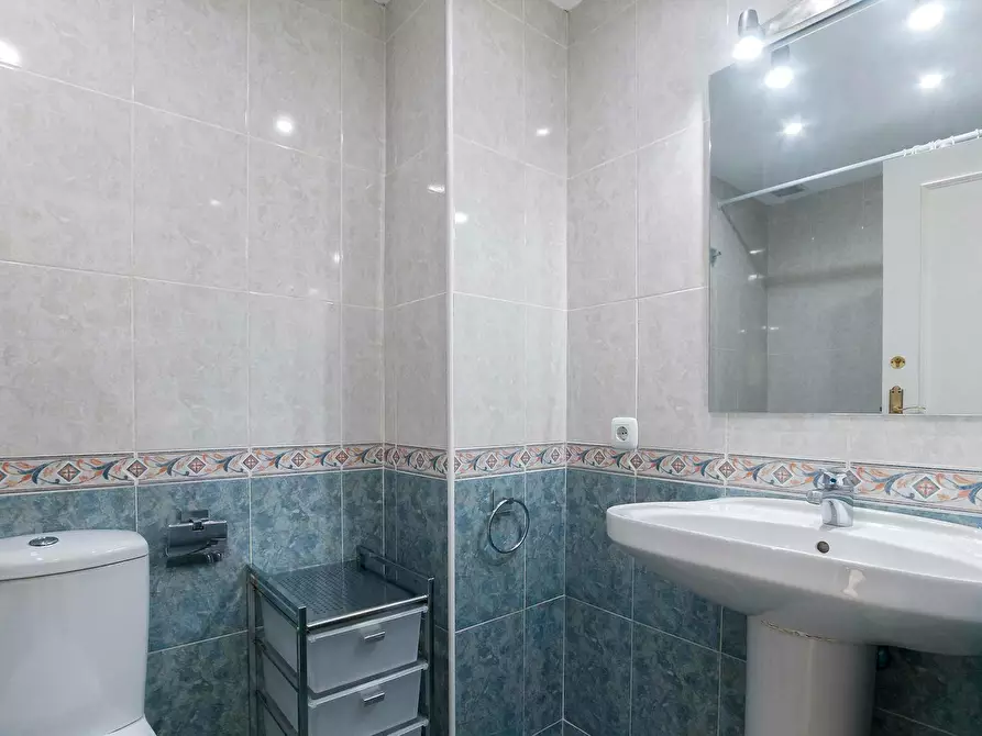 Immagine 9 di Camera in affitto  in Calle del Doctor Bergez a Alicante/Alacant