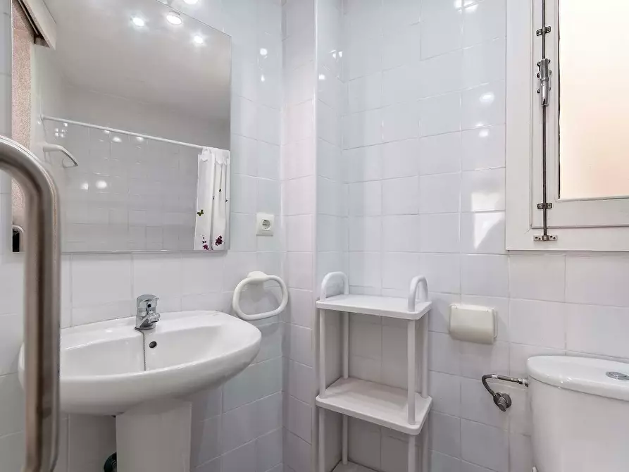 Immagine 9 di Camera in affitto  in Calle Pozo a Alicante/Alacant