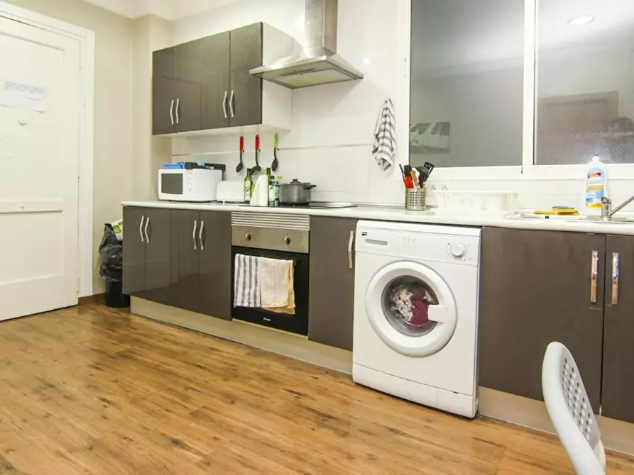 Immagine 3 di Camera in affitto  in Carrer de les Garrigues a Valencia