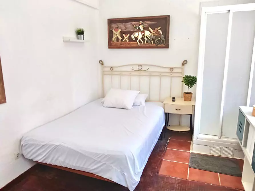 Immagine 1 di Camera in affitto  in Avenida de los Toreros a Madrid