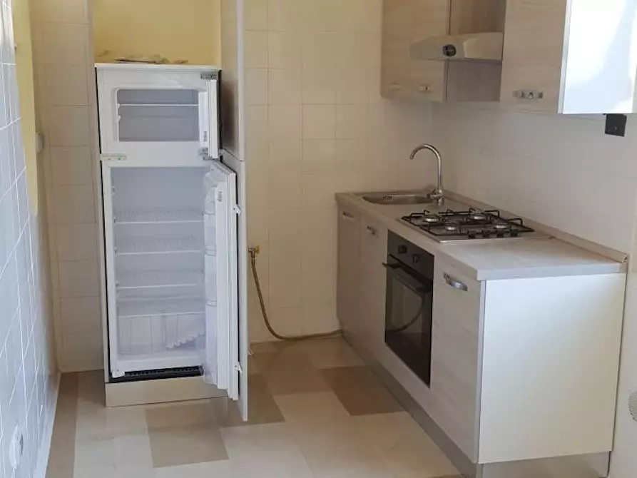 Immagine 6 di Camera in affitto  in Via Giulio Antonio Acquaviva a Caserta