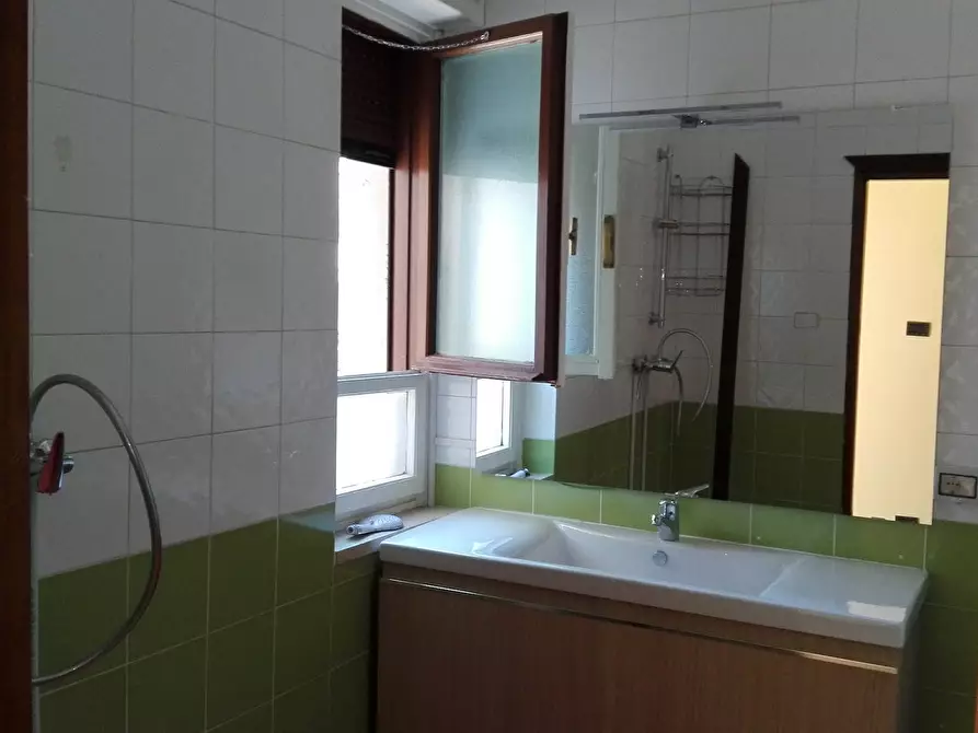 Immagine 7 di Camera in affitto  in Via Giulio Antonio Acquaviva a Caserta