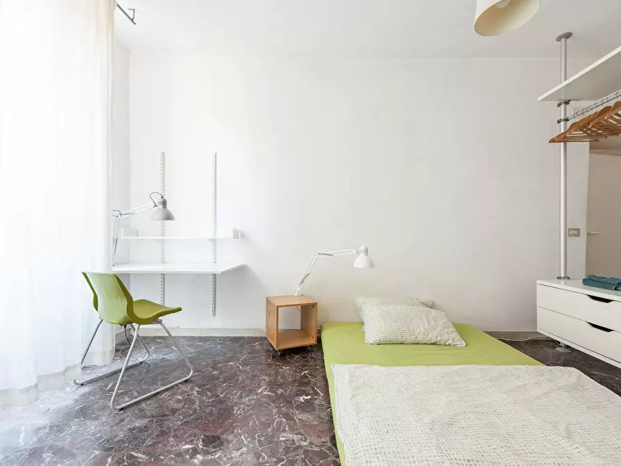 Immagine 5 di Camera in affitto  in Via Folco Portinari a Firenze