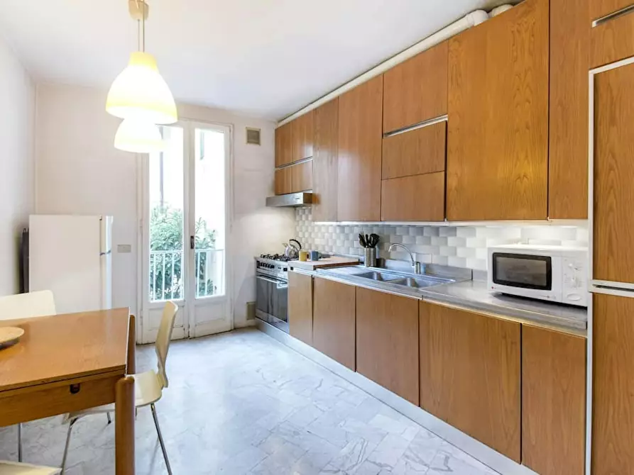 Immagine 10 di Camera in affitto  in Via Folco Portinari a Firenze