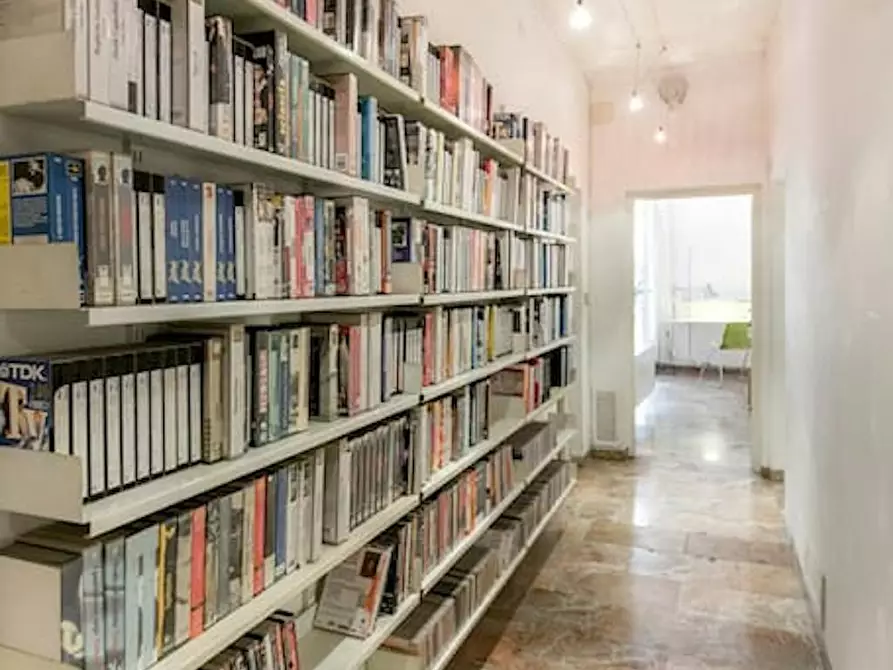 Immagine 9 di Camera in affitto  in Via Folco Portinari a Firenze