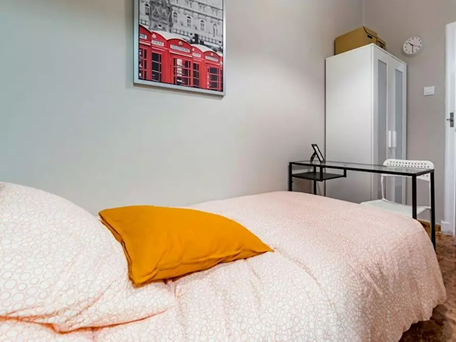 Immagine 1 di Camera in affitto  in Calle Marqués de Zenete a Valencia