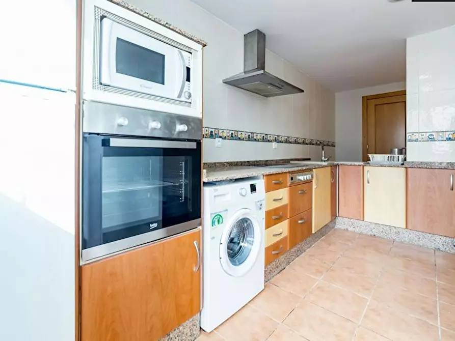 Immagine 10 di Camera in affitto  in Calle Marqués de Zenete a Valencia