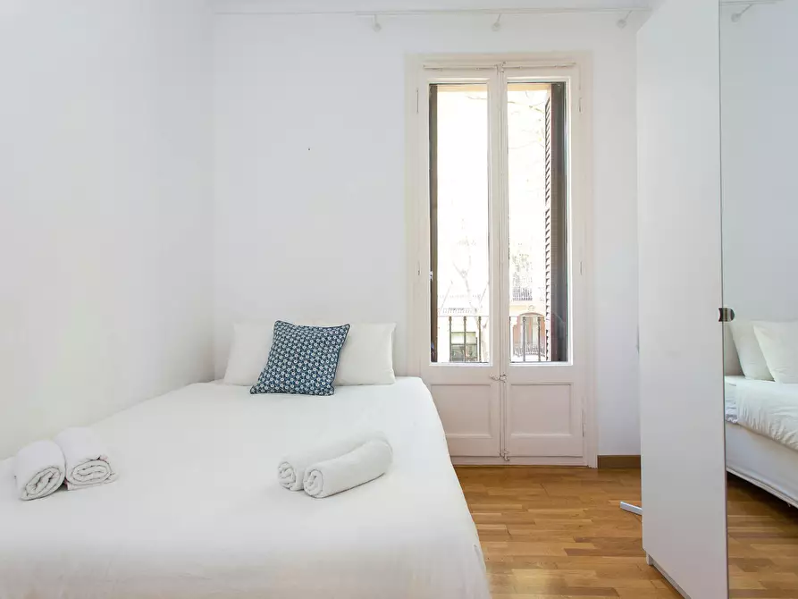 Immagine 6 di Appartamento in affitto  in Carrer del Consell de Cent a Barcelona