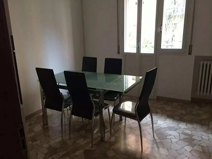Immagine 5 di Camera in affitto  in Via Fossolo a Bologna