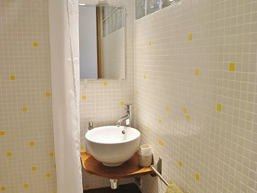 Immagine 4 di Appartamento in affitto  in Rue des Ecouffes a Paris