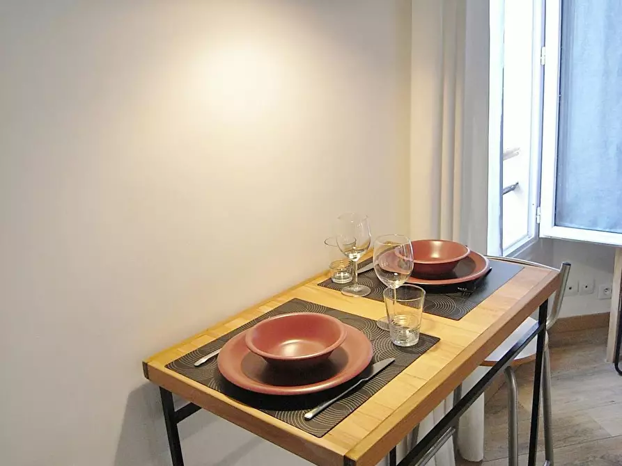 Immagine 6 di Appartamento in affitto  in Rue des Ecouffes a Paris
