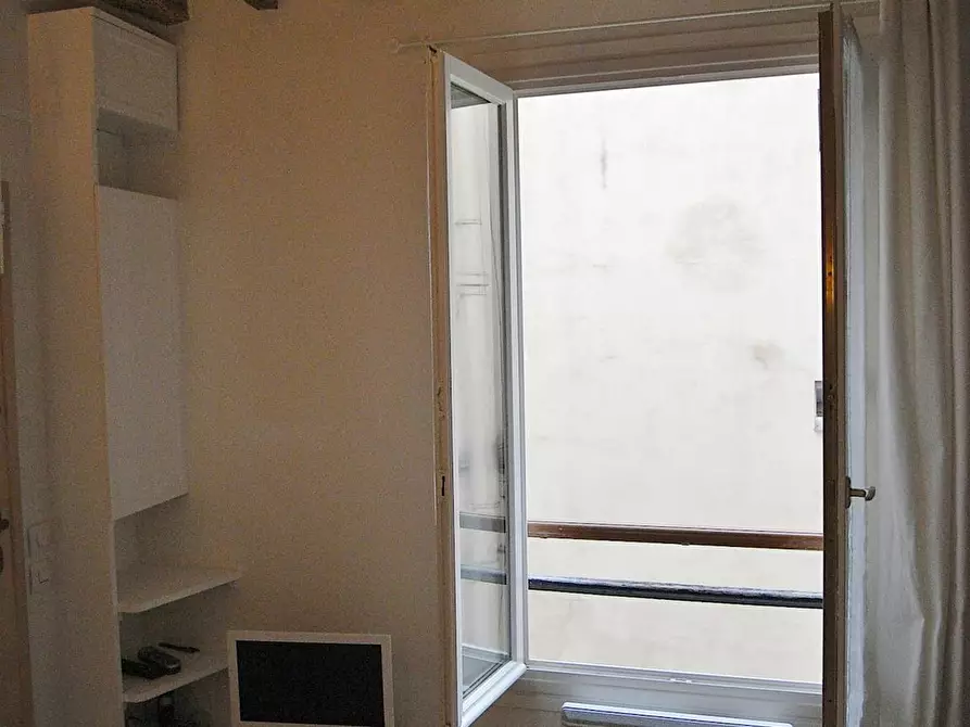 Immagine 9 di Appartamento in affitto  in Rue des Ecouffes a Paris