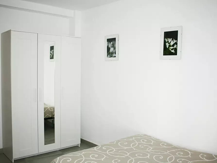 Immagine 2 di Camera in affitto  in Calle Alhondiga a Sevilla