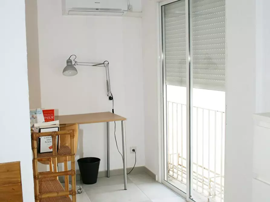 Immagine 4 di Camera in affitto  in Calle Alhondiga a Sevilla