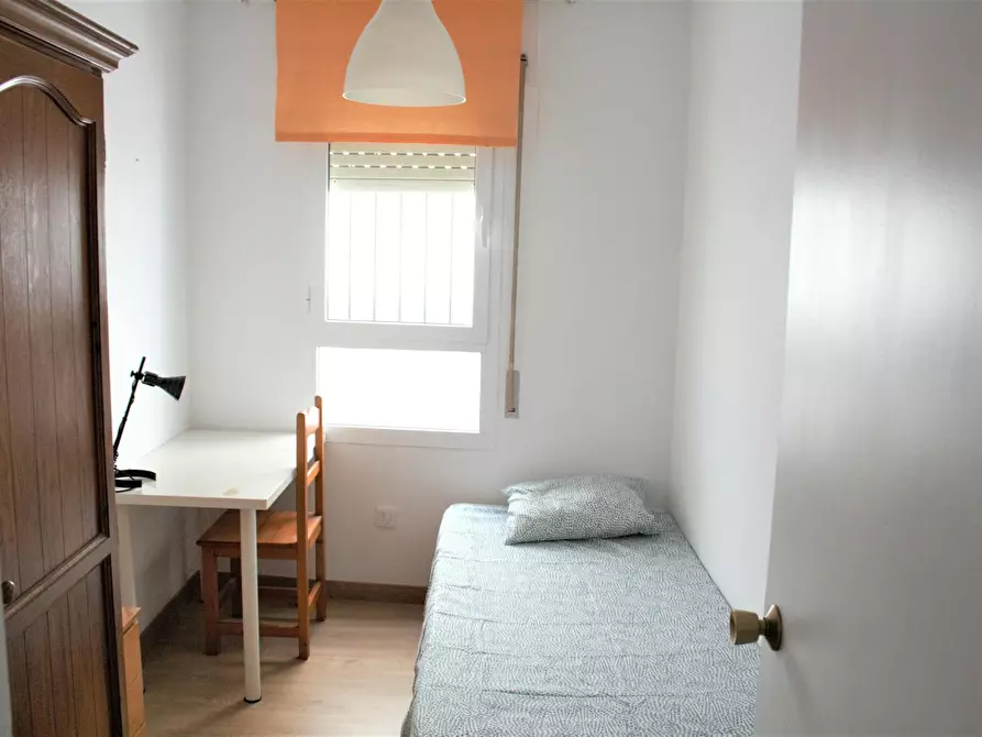 Immagine 1 di Camera in affitto  in Calle Sol a Sevilla