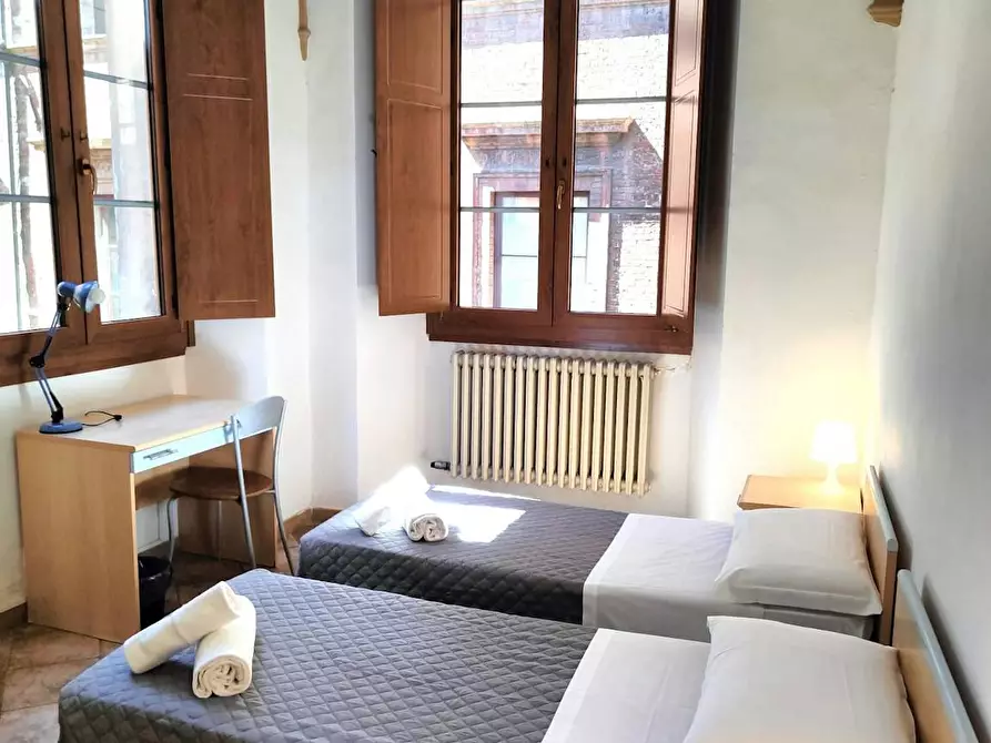 Immagine 3 di Camera condivisa in affitto  in Via del Porrione a Siena