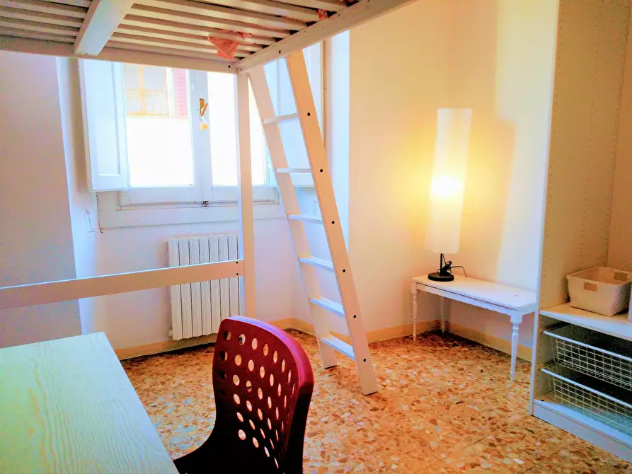 Immagine 2 di Camera in affitto  in Via delle Caldaie a Firenze