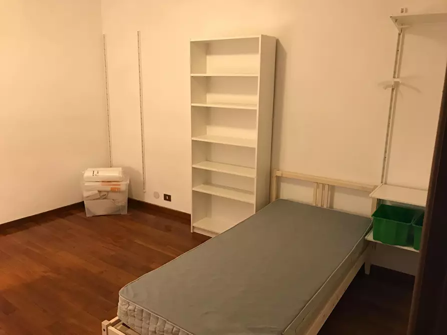 Immagine 1 di Camera in affitto  in Via Luigi Ploner a Roma