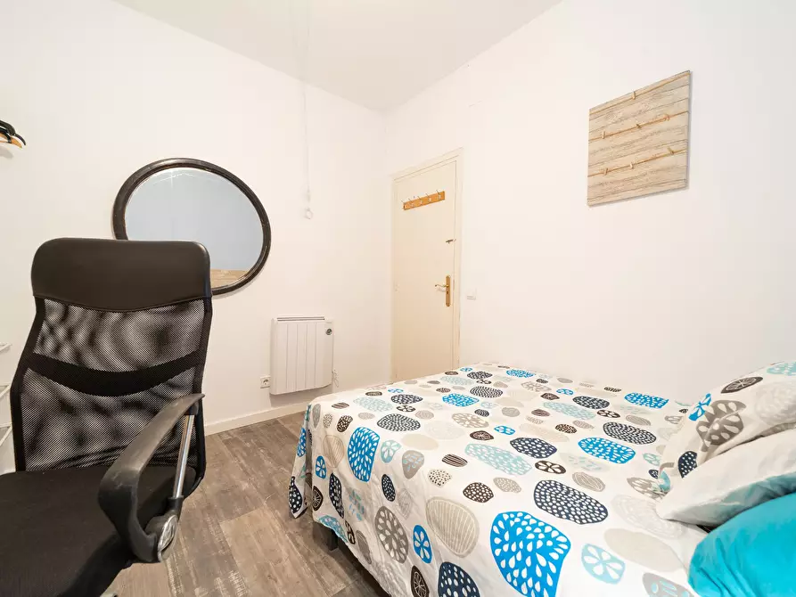 Immagine 4 di Camera in affitto  in Carrer de Sicília a Barcelona