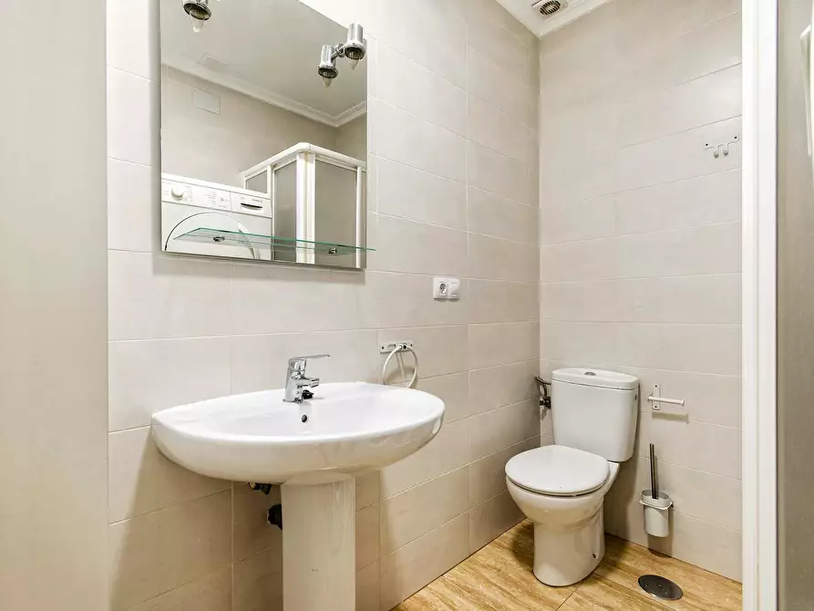 Immagine 6 di Camera in affitto  in Calle Valdés a Alicante/Alacant