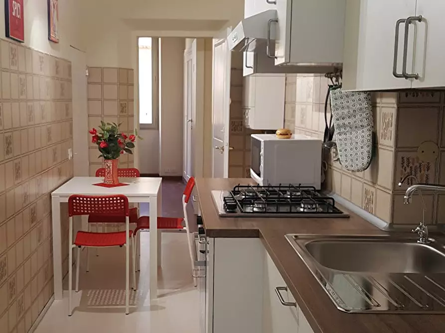 Immagine 4 di Camera in affitto  in Via dell' Oriuolo a Firenze