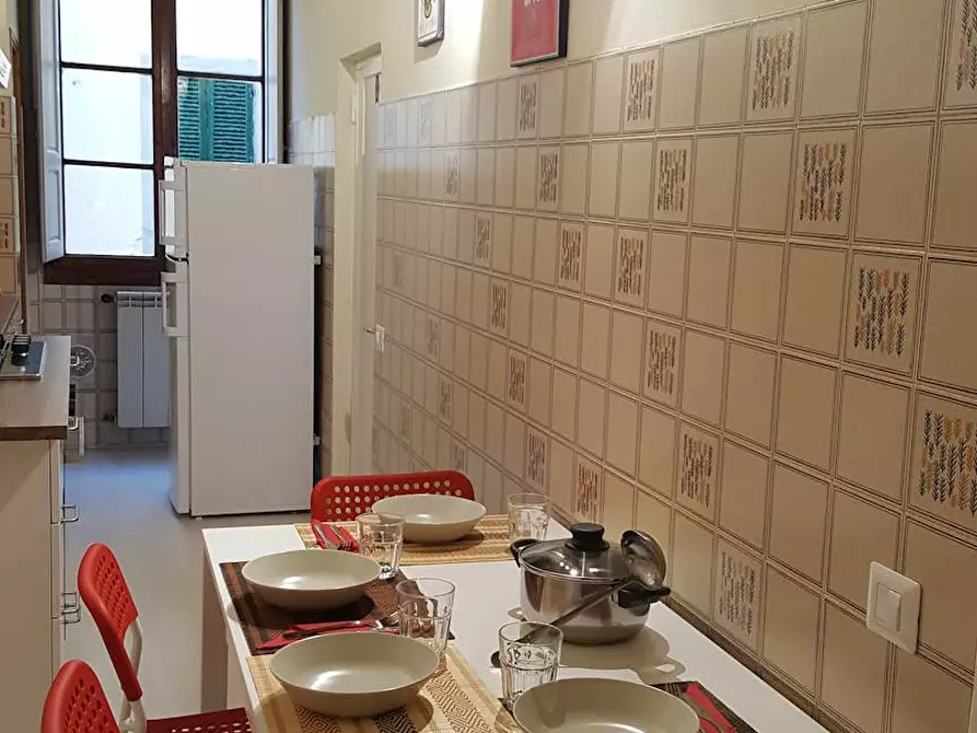 Immagine 5 di Camera in affitto  in Via dell' Oriuolo a Firenze