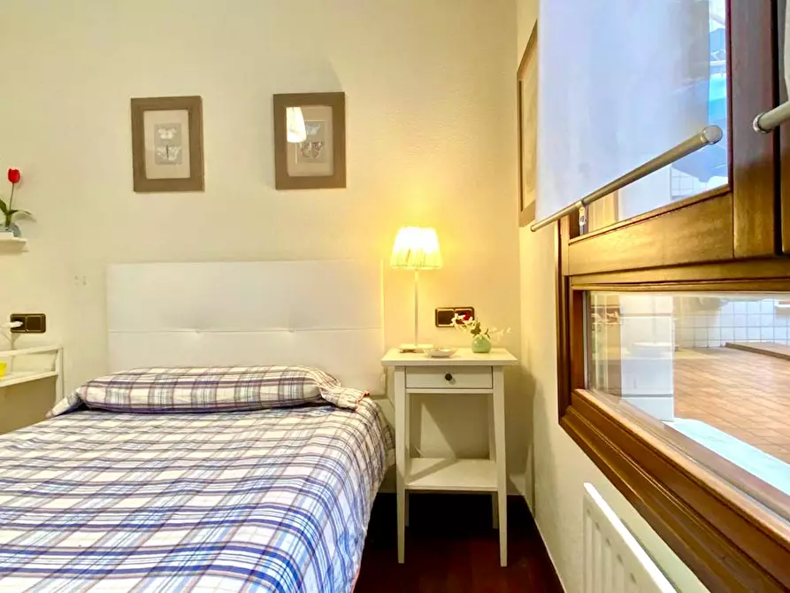 Immagine 8 di Camera in affitto  in Uribitarte kalea a Bilbao