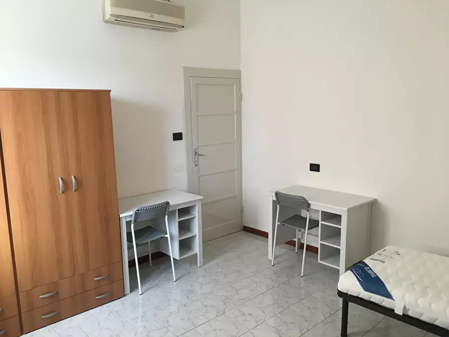 Immagine 3 di Camera condivisa in affitto  in Via de' Carracci a Bologna