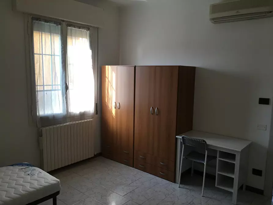 Immagine 4 di Camera condivisa in affitto  in Via de' Carracci a Bologna