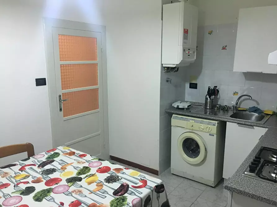 Immagine 10 di Camera condivisa in affitto  in Via de' Carracci a Bologna