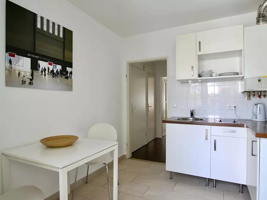 Immagine 9 di Appartamento in affitto  in Leostraße a Köln