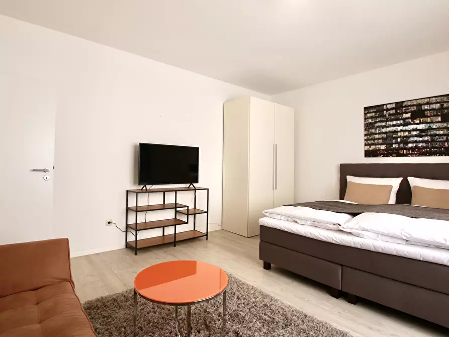 Immagine 2 di Appartamento in affitto  in Roonstraße a Köln