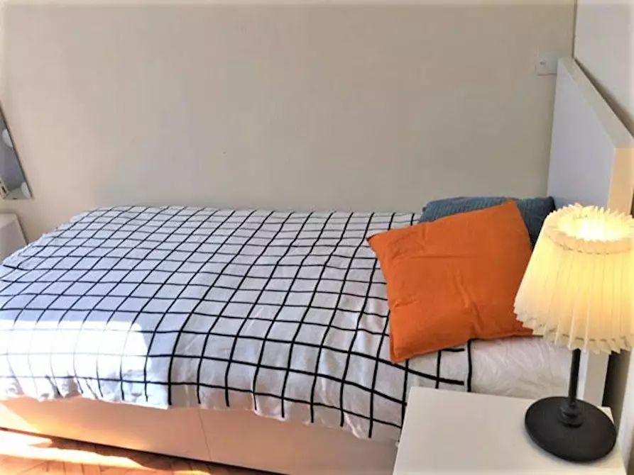 Immagine 1 di Camera in affitto  in Via Castelfidardo a Firenze