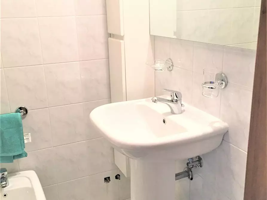 Immagine 8 di Camera in affitto  in Via Castelfidardo a Firenze