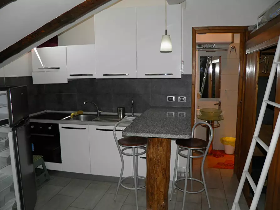 Immagine 6 di Appartamento in affitto  in Via della Misericordia a Torino